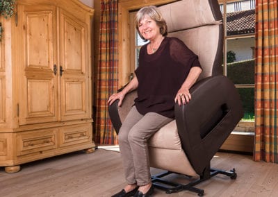 Image Stand-up chair - Stand-up function